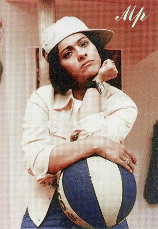 kajol14.jpg (49712 bytes)